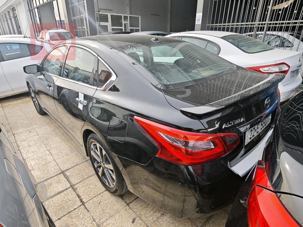 نيسان ألتيما